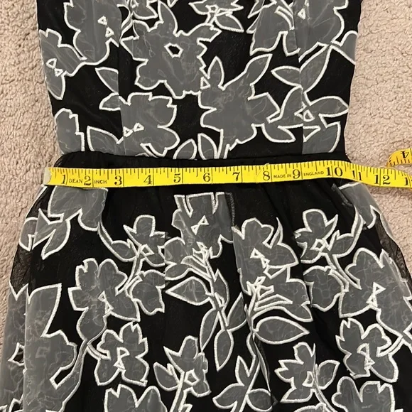 White House Black Market Strapless Formal Dress - Picture 9 of 10